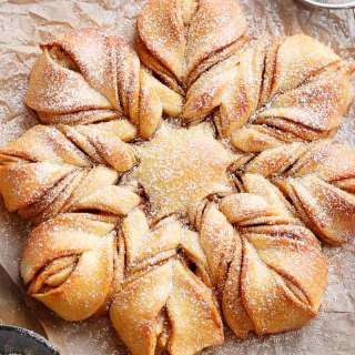 Star Christmas Bread