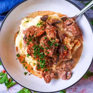 Slow Cooker Beef Stroganoff
