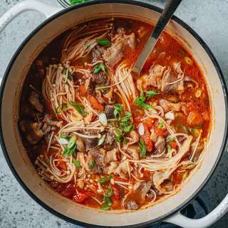 Chinese tomato beef soup (番茄肥牛汤)