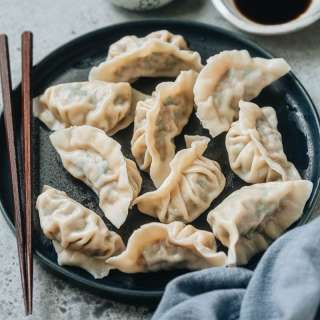 Pork and Chive Dumplings (猪肉韭菜水饺)