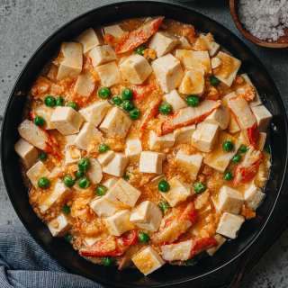 Crab Roe Tofu with Salted Duck Eggs (蟹黄豆腐)