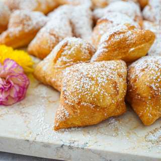 Pişi (Turkish Fried Dough)
