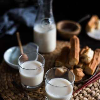Homemade Soy Milk (with Soy Milk Maker, 豆浆)