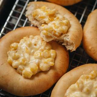 Corn Mayo Bread (玉米沙拉面包)