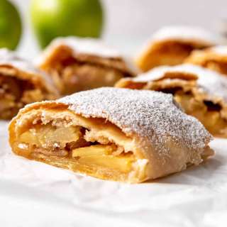 German Apple Strudel (Apfelstrudel)