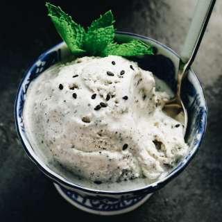 Black Sesame Ice Cream (No-Churn)