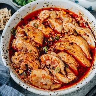 Sichuan Chicken in Red Oil Sauce (口水鸡, Saliva Chicken)