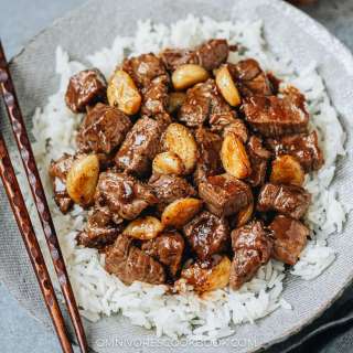 Garlic Beef (蒜香牛肉粒)