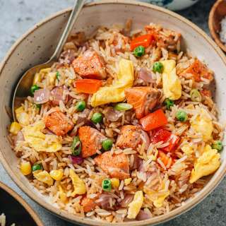 Salmon Fried Rice (三文鱼炒饭)