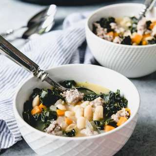 Slow Cooker Tuscan White Bean Soup