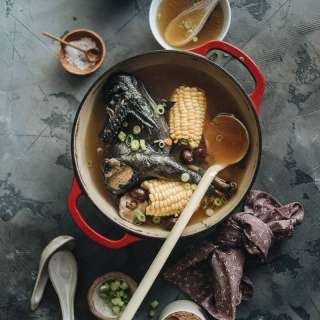 Silkie Chicken Soup (乌鸡汤)
