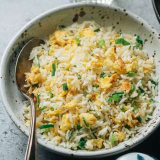 Easy Egg Fried Rice (蛋炒饭)