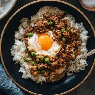 Cantonese Ground Beef Rice and Eggs (窝蛋牛肉)