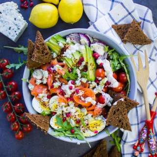 Smoked Salmon Salad With Blue Cheese Dressing