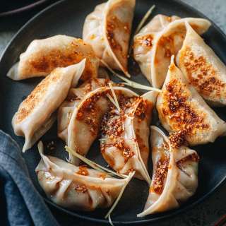 Chinese Chicken Dumplings (鸡肉饺子)