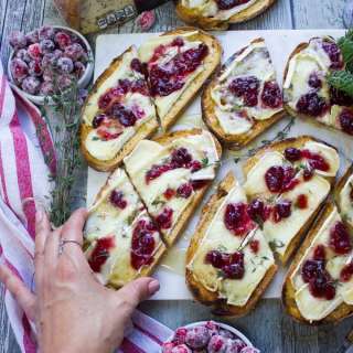Baked Brie Toast with Cranberries