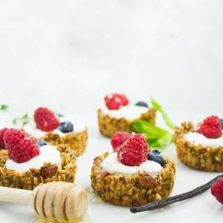 Healthy Breakfast Granola Yogurt Cups