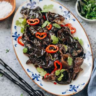 Wood Ear Mushroom Salad (凉拌木耳)