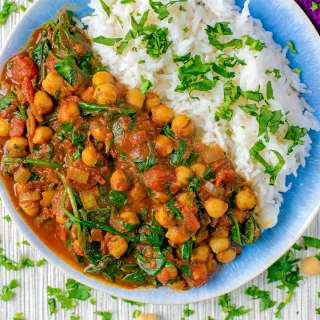 10 Minute Chickpea and Spinach Curry