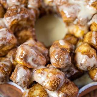 Cinnamon Roll Monkey Bread