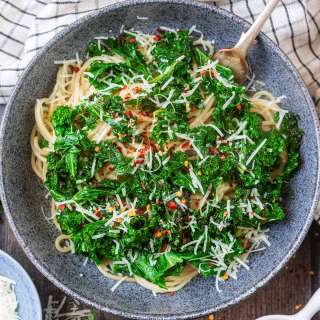 Garlic Parmesan Kale Pasta