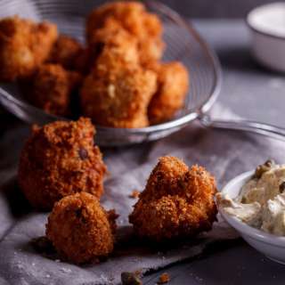 Crumbed cauliflower with tartare sauce