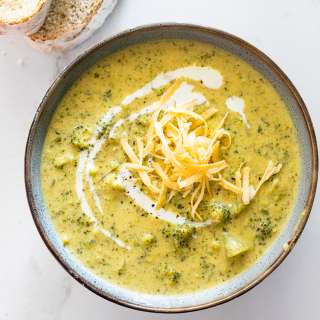 Easy broccoli cheese soup