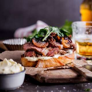 Steak sandwich with whipped goat's cheese butter