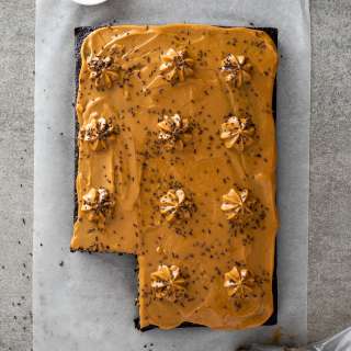 Easy Dulce de leche chocolate cake