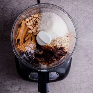 Cocoa, date and oat bites