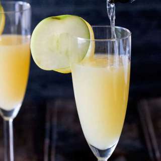 Elderflower, Apple and Gin Fizz
