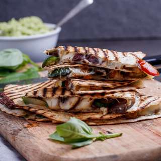 Vegetable-loaded pizza quesadillas