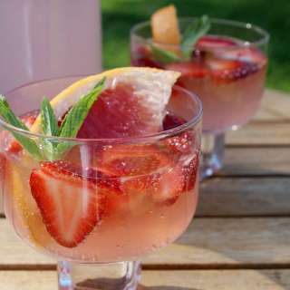 Pink Grapefruit and Strawberry Mocktail (with alcoholic option)