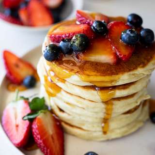 Easy fluffy lemon ricotta pancakes
