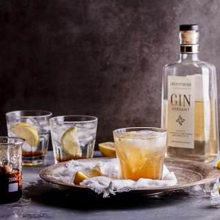 Gin cocktail with honey and lemon cordial