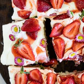 Strawberry cream cake