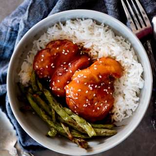 Honey Garlic Crockpot Chicken Thighs