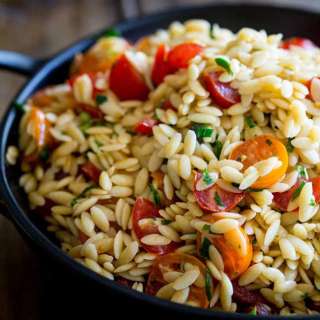 Tomato Risoni Salad (Tomato Orzo Salad)