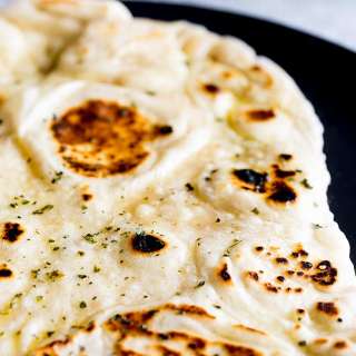 Simple Garlic Naan Recipe (Traditional Indian Bread)