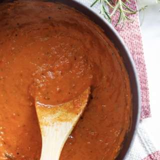 How to make easy roasted tomato sauce