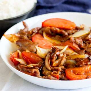 Takeout Style Cantonese Beef and Tomato Stir Fry