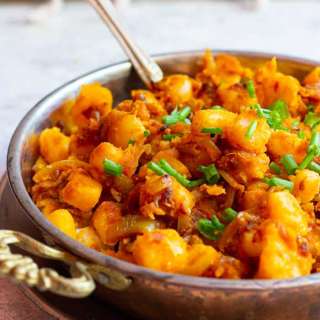 Fried Potatoes and Onions Persian Style (Do Piazeh Aloo)