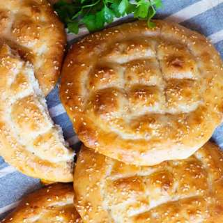 Turkish Pide Bread (Ramazan Pidesi)