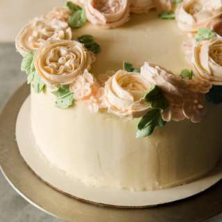 Floral Wreath Cake - Basic Piping Buttercream