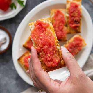 Pan Con Tomate (Spanish Tomato Bread)