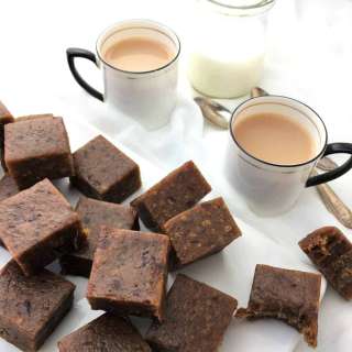 Spiced Fudge Date Squares