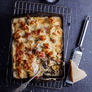Cheesy vegetable bake