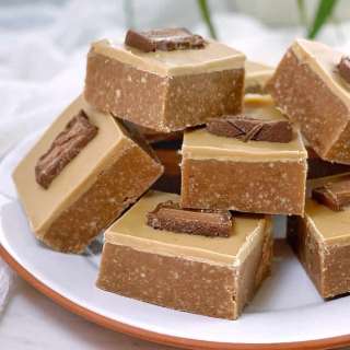 Fast & Easy Mars Bar Slice - Kid Approved!