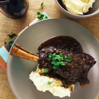 Red Wine and Garlic Lamb Shanks