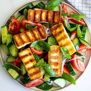 Grilled Halloumi salad
